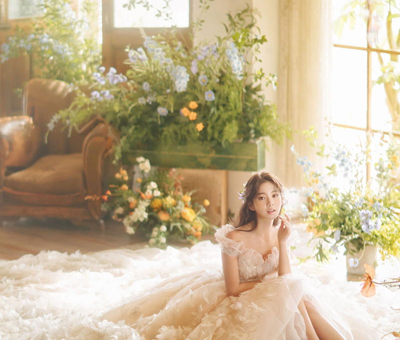 대구 라모르 웨딩박람회 관련 정보를 확인하는 예비부부